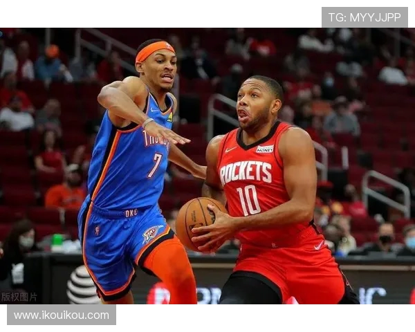 庞峥麟三战连续得分上双场均二十点七分跻身本土前五成赛场焦点